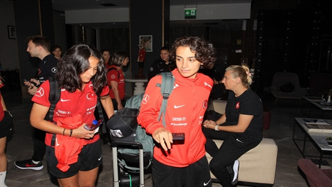 A Milli Kadın Futbol Takımı, Riva'daki hazırlıklarını tamamlayarak Kocaeli’ye geçti