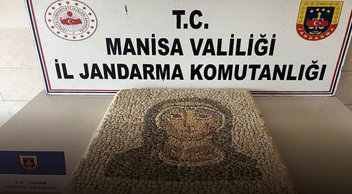 Akhisar'da 'Meryem Ana' işlemeli mozaik pano ele geçirildi