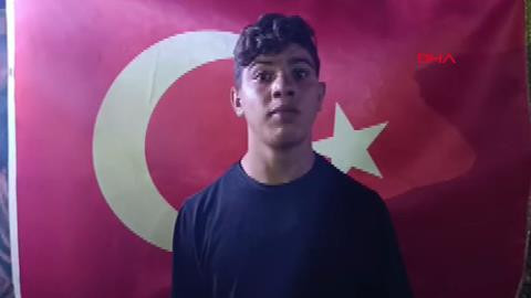ANKARA Türk bayrağına saldıran şüpheli, bayrağı öpüp özür diledi