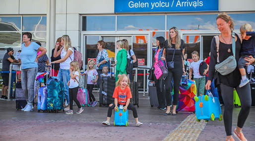 Antalya Havalimanı yolcu trafiği 10 milyona yaklaştı