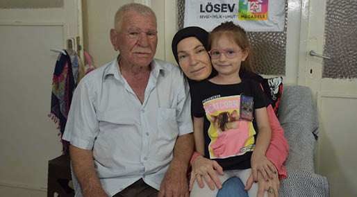 Baba-kız kansere karşı birlikte mücadele ediyor
