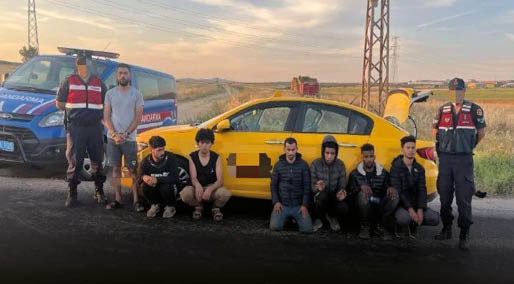 Edirne'de 11 kaçak göçmen ile 1 organizatör yakalandı