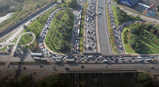 İstanbul'da yeni eğitim-öğretim yılının ilk günü trafik yoğunluğu oluştu