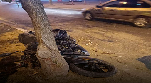  Mersin'de ağaca çarpan motosikletin sürücüsü öldü