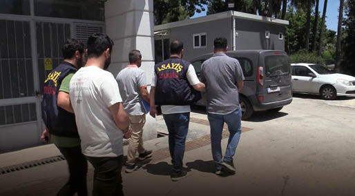 Mersin'de yedieminden çaldıkları araçları Adana'ya götürürken yakalandılar