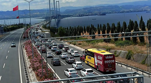Osmangazi Köprüsü'nde bayram trafiği yoğunluğu