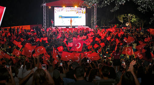 Türkiye- Brezilya voleybol maçı dev ekranda izlenecek